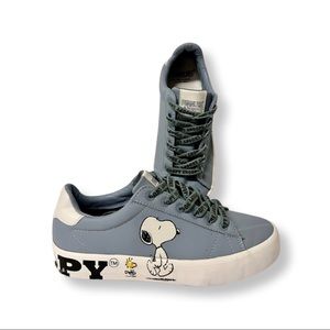 Size 6 1/2 Limited edition Peanuts by Pull & Bear Snoopy Sneakers
